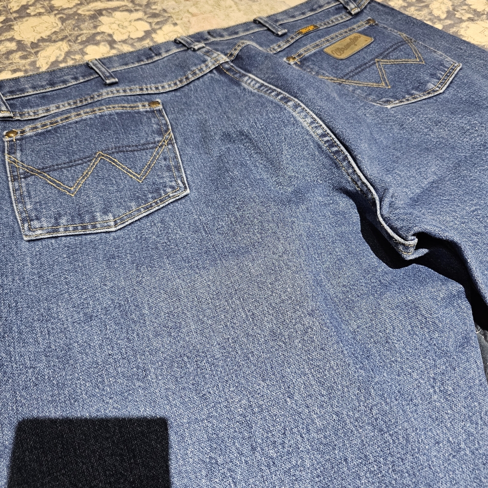 Wrangler Men's George Strait  Relaxed Fit Blue Jeans Size 40x34